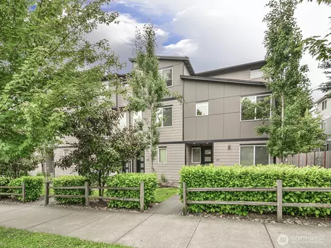 3230 148th St SW #C1, Lynnwood, WA 98087