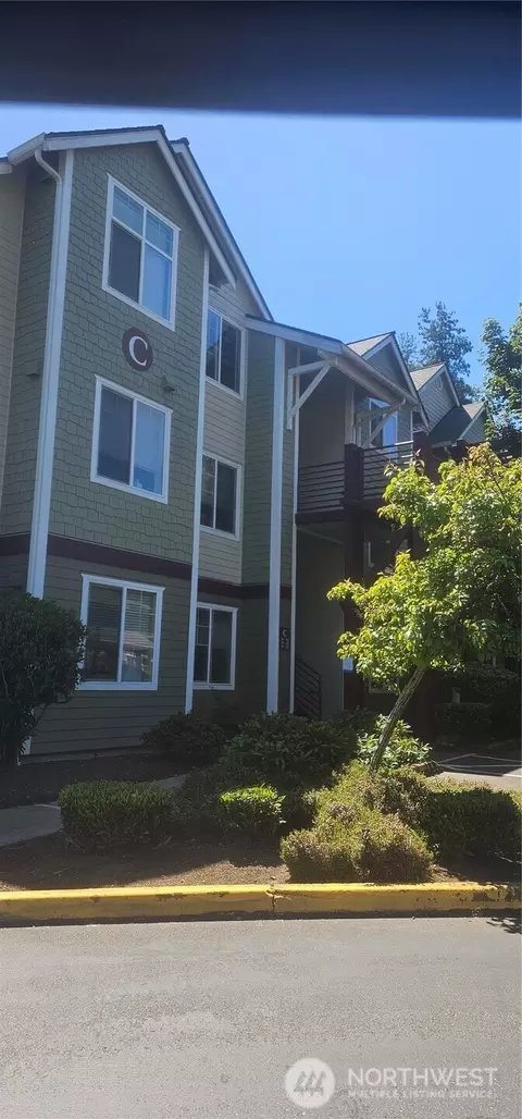 13000 Admiralty Way #C104, Everett, WA 98204