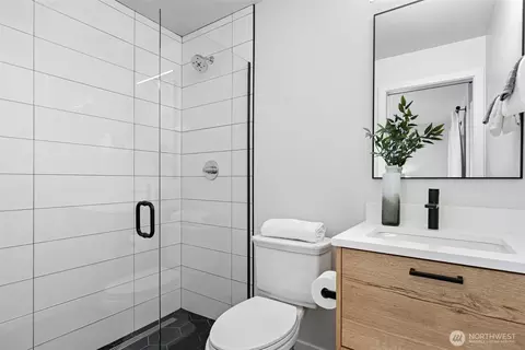 Bath - 2014 E Pine St #A, Seattle, WA 98122 photo 5 of 5