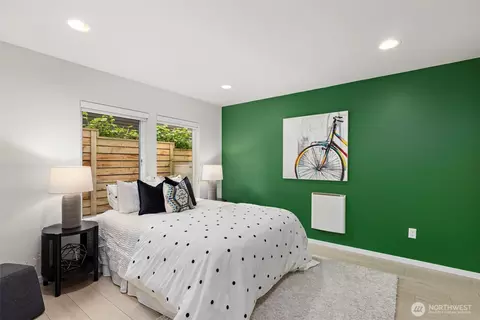 Bedroom - 2014 E Pine St #A, Seattle, WA 98122 photo 3 of 4