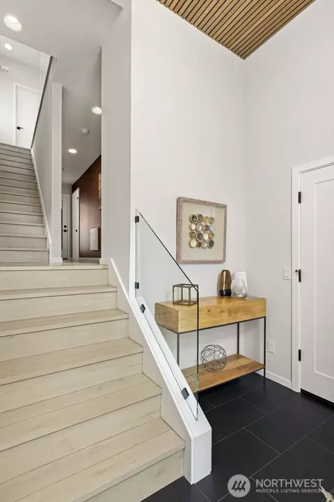 Entry Way - 2014 E Pine St #A, Seattle, WA 98122 photo 3 of 3