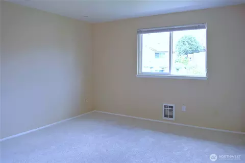 Bedroom - 2113 186th Pl SE, Bothell, WA 98012 photo 1 of 7