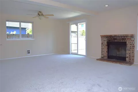 Living - 2113 186th Pl SE, Bothell, WA 98012 photo 3 of 3