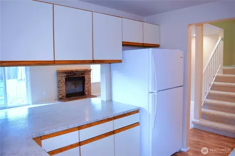 Kitchen - 2113 186th Pl SE, Bothell, WA 98012 photo 2 of 2