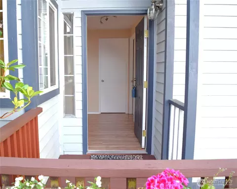 Entry Way - 2113 186th Pl SE, Bothell, WA 98012 photo 1 of 3