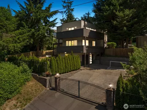 16422 76th Ave NE, Kenmore, WA 98028