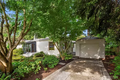 7708 44th Ave NE, Seattle, WA 98115