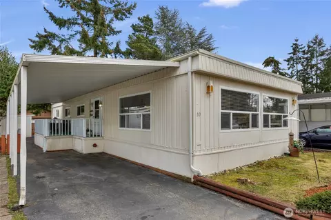 5220 176th St SW #10, Lynnwood, WA 98037