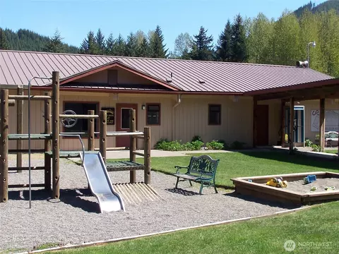 Exterior - 16119 Crystal River Ranch Rd E, Greenwater, WA 98022 photo 14 of 15