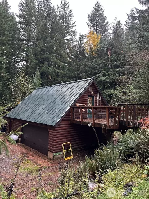 Exterior - 16119 Crystal River Ranch Rd E, Greenwater, WA 98022 photo 2 of 15