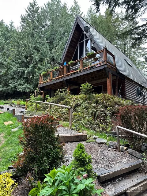 Exterior - 16119 Crystal River Ranch Rd E, Greenwater, WA 98022 photo 3 of 15