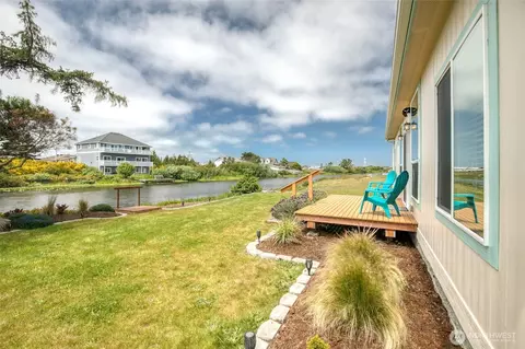 549 Canal Dr NE, Ocean Shores, WA 98569