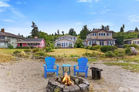 8554 NE Point No Point Rd, Hansville, WA 98340
