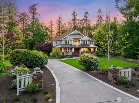 9717 Sunny Hill Cir, Bainbridge Island, WA 98110