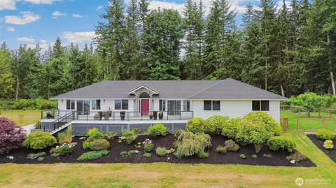 870 Cambell Dr, Camano Island, WA 98282