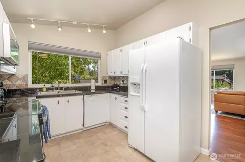 Kitchen - 12103 NE 161st St, Bothell, WA 98011 photo 2 of 2