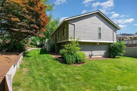 Exterior - 12103 NE 161st St, Bothell, WA 98011 photo 4 of 5