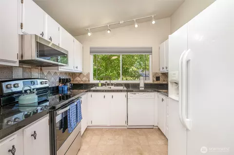 Kitchen - 12103 NE 161st St, Bothell, WA 98011 photo 1 of 2