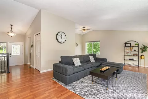 Entry Way - 12103 NE 161st St, Bothell, WA 98011 photo 2 of 2