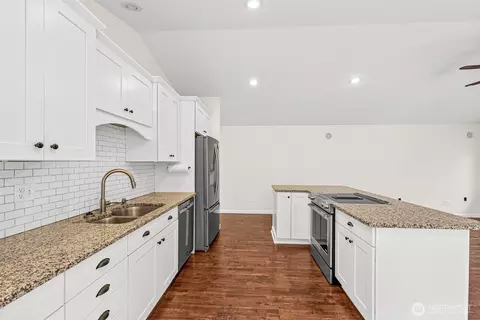 Kitchen - 5937 Danials Loop SE, Lacey, WA 98513 photo 5 of 5