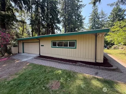 19002 Normandy Park Dr, Normandy Park, WA 98166