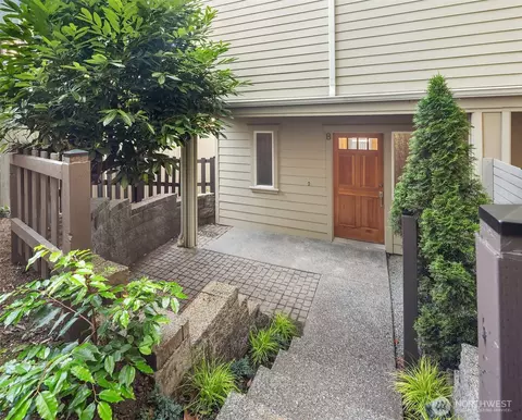 Exterior - 224 26th Ave E #B, Seattle, WA 98112 photo 3 of 6