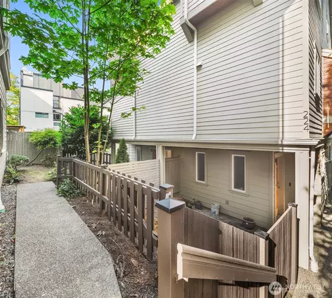 Exterior - 224 26th Ave E #B, Seattle, WA 98112 photo 2 of 6