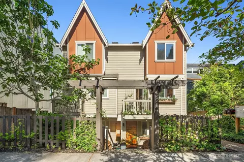 224 26th Ave E #B, Seattle, WA 98112