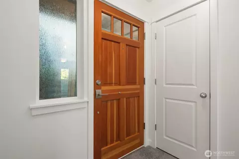 Entry Way - 224 26th Ave E #B, Seattle, WA 98112 photo 2 of 2