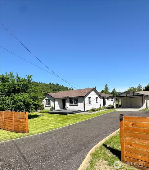 221 N 4th Ave, Algona, WA 98001