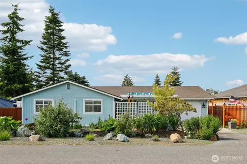 4008 W 4th St, Anacortes, WA 98221