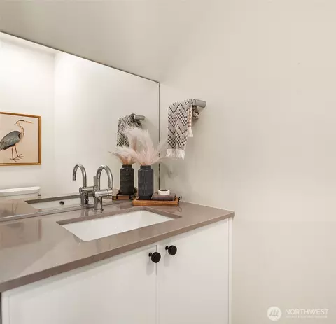 1240 15th Ave E, Seattle, WA 98112 photo 4