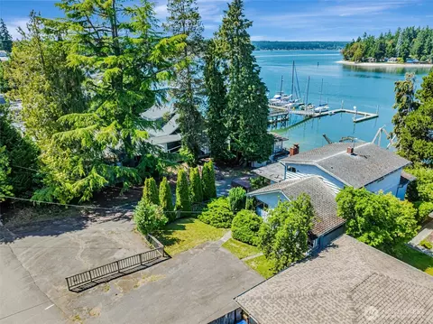 1954 NE Grandview Blvd, Keyport, WA 98345
