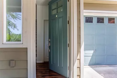 Entry Way - 2115 201st Pl SE #R-103, Bothell, WA 98012 photo 1 of 2