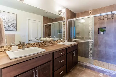 Bath - 2115 201st Pl SE #R-103, Bothell, WA 98012 photo 2 of 3