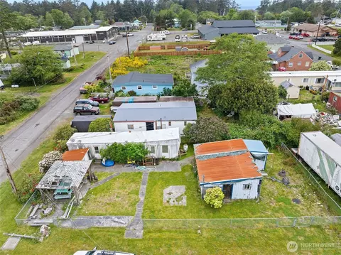 25401 R St, Ocean Park, WA 98640