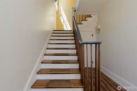 Entry Way - 244 Marcus St, Walla Walla, WA 99362 photo 3 of 7