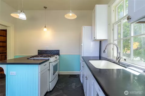 Kitchen - 244 Marcus St, Walla Walla, WA 99362 photo 2 of 3