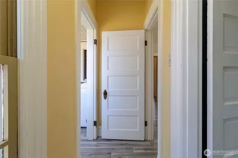 Entry Way - 244 Marcus St, Walla Walla, WA 99362 photo 5 of 7