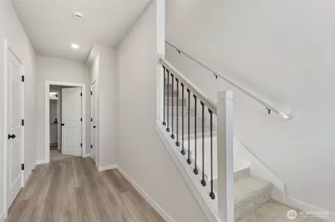 Entry Way - 10821 43rd Ave SE, Everett, WA 98208 photo 1 of 2