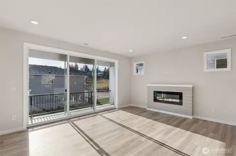 Living - 10821 43rd Ave SE, Everett, WA 98208 photo 1 of 2