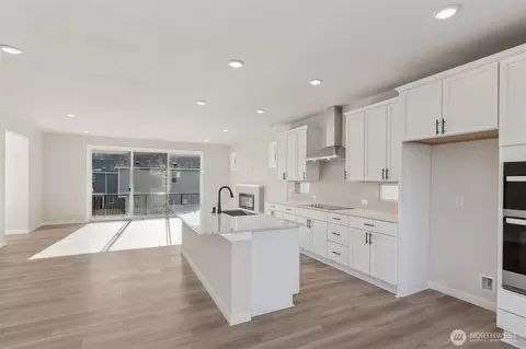 Kitchen - 10821 43rd Ave SE, Everett, WA 98208 photo 3 of 5