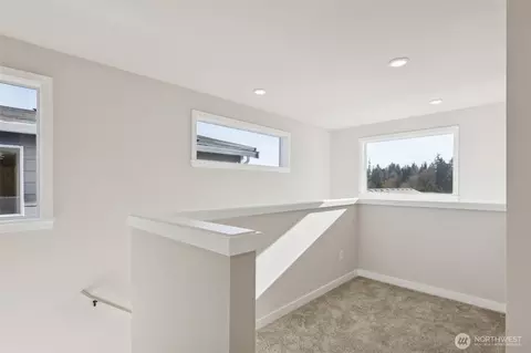 Entry Way - 10821 43rd Ave SE, Everett, WA 98208 photo 2 of 2