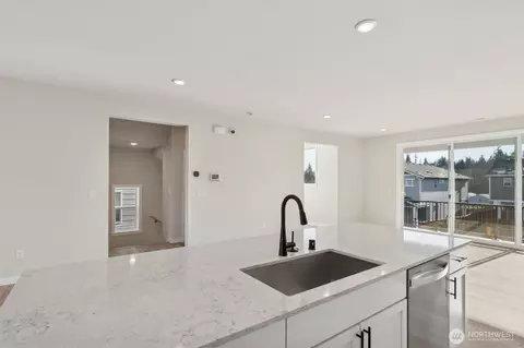 Kitchen - 10821 43rd Ave SE, Everett, WA 98208 photo 2 of 5