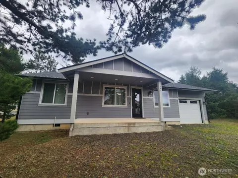 640 Lake Island Ave SE, Ocean Shores, WA 98569