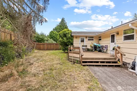 Exterior - 2320 Cascade Way, Longview, WA 98632 photo 9 of 10