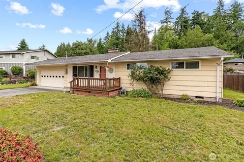 Exterior - 2320 Cascade Way, Longview, WA 98632 photo 2 of 10