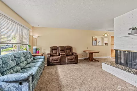 Living - 2320 Cascade Way, Longview, WA 98632 photo 1 of 5