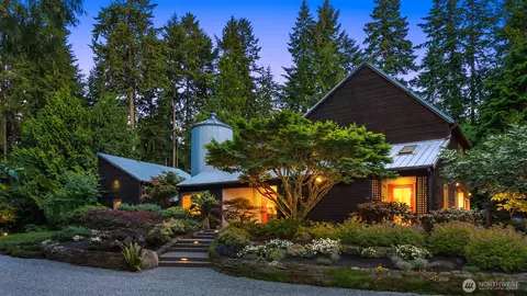 9000 NE Hidden Cove Rd, Bainbridge Island, WA 98110