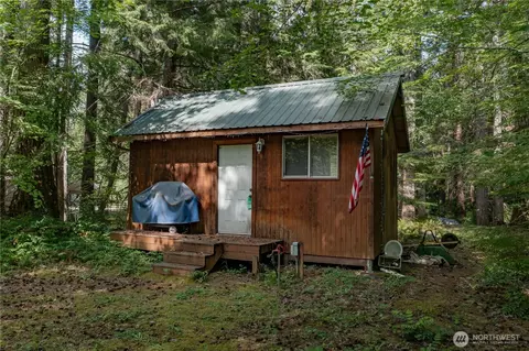 21 N Wigeon Pl S, Hoodsport, WA 98548